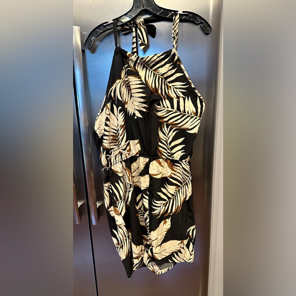 New NWOT Boho Leaf Print Halter Neck Shorts Romper Sleeveless Backless XXL